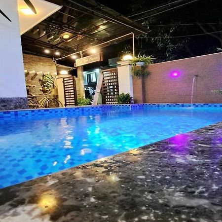 Riverlife Homestay Хойан Экстерьер фото