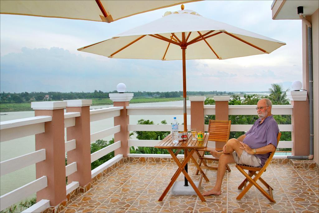 Riverlife Homestay Хойан Экстерьер фото