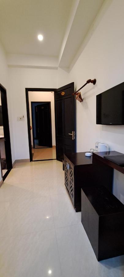 Riverlife Homestay Хойан Экстерьер фото
